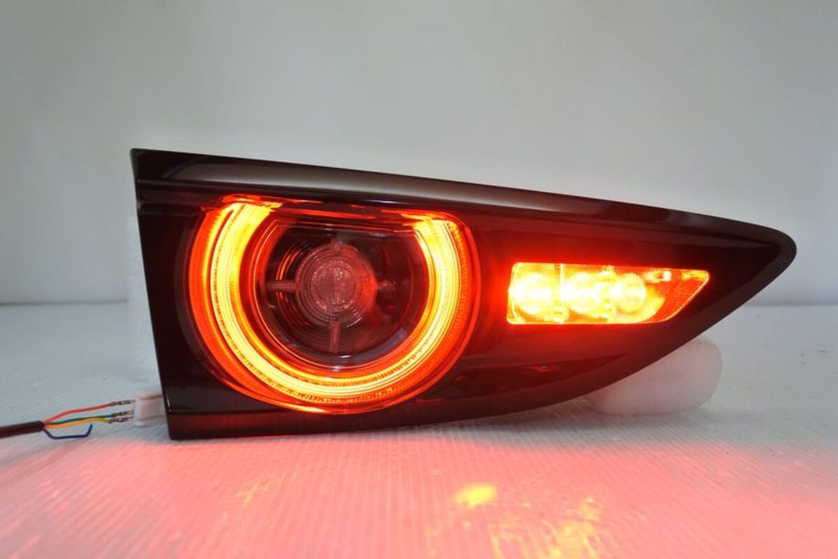 2019/07-2025 MAZDA 3 5門 正廠 LED內側尾燈 倒車燈