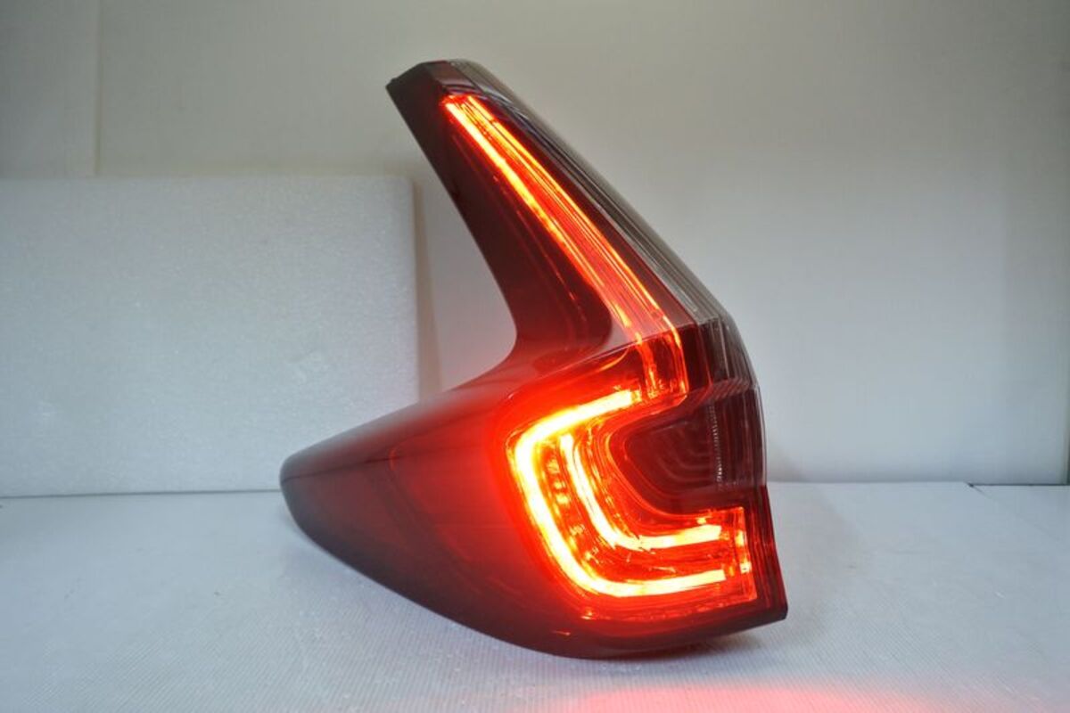 2020/09-2023/08 CRV 5.5代 LED 原廠型墨紅 尾燈