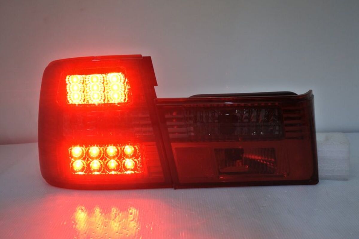 1988-1995 E34 LED 晶鑽紅黑 尾燈