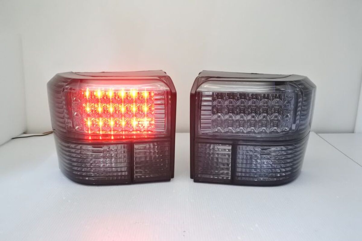 1993-2004 T4 LED 淡黑尾燈