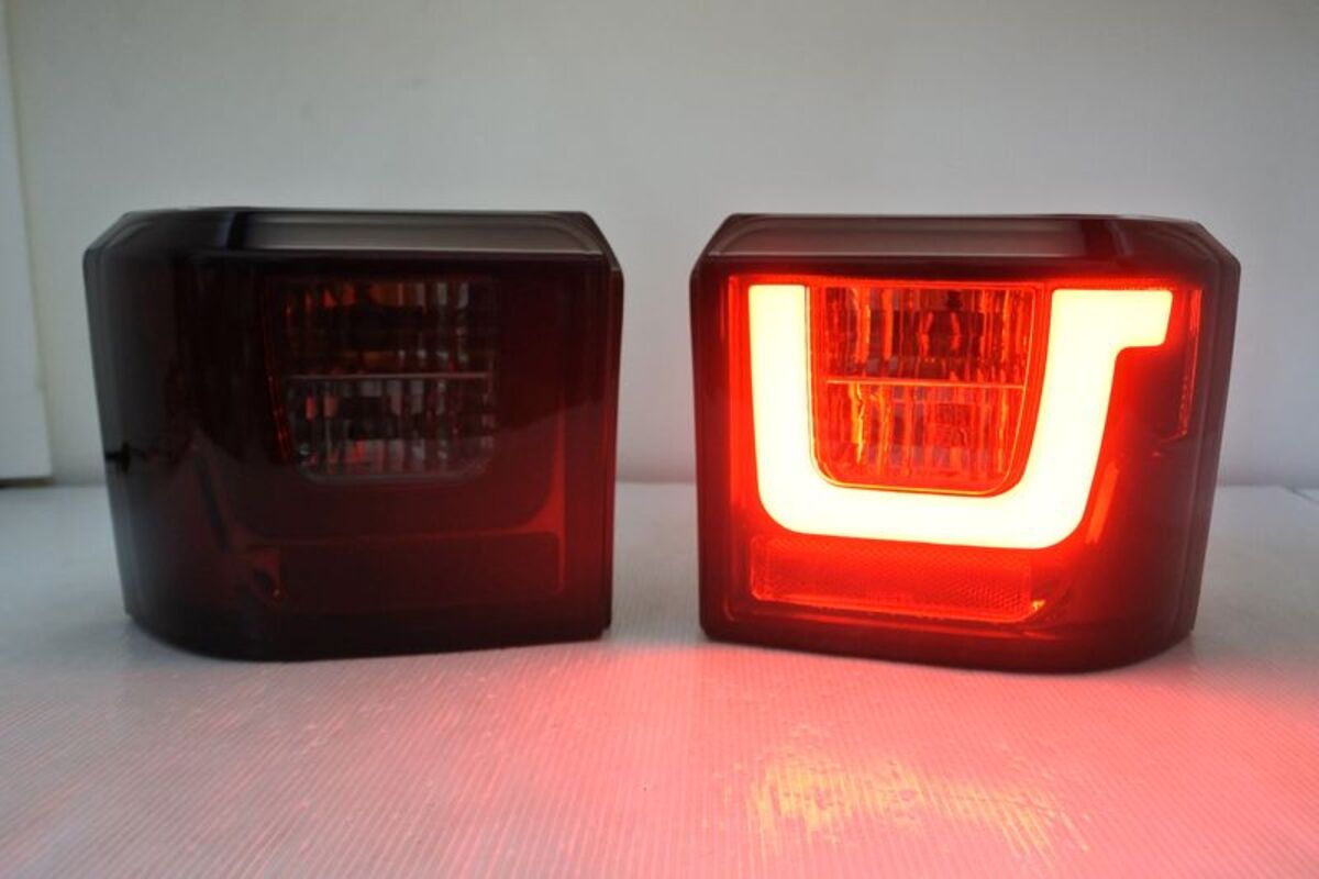 1993-2004 T4 LED 墨紅U型光柱尾燈