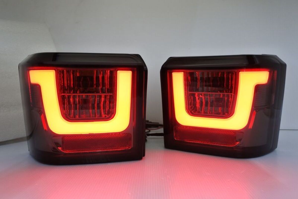 1993-2004 T4 LED燻黑U型光柱 尾燈