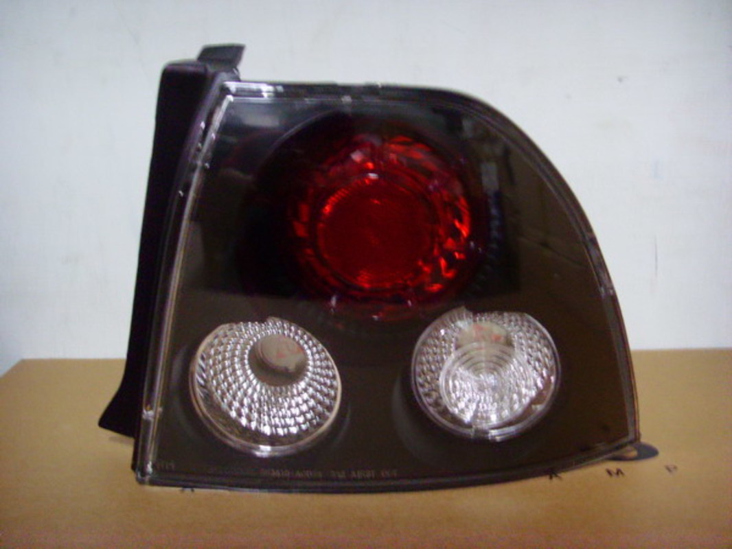 1994-1995 ACCORD 雅哥 K7  黑底一紅二白 尾燈