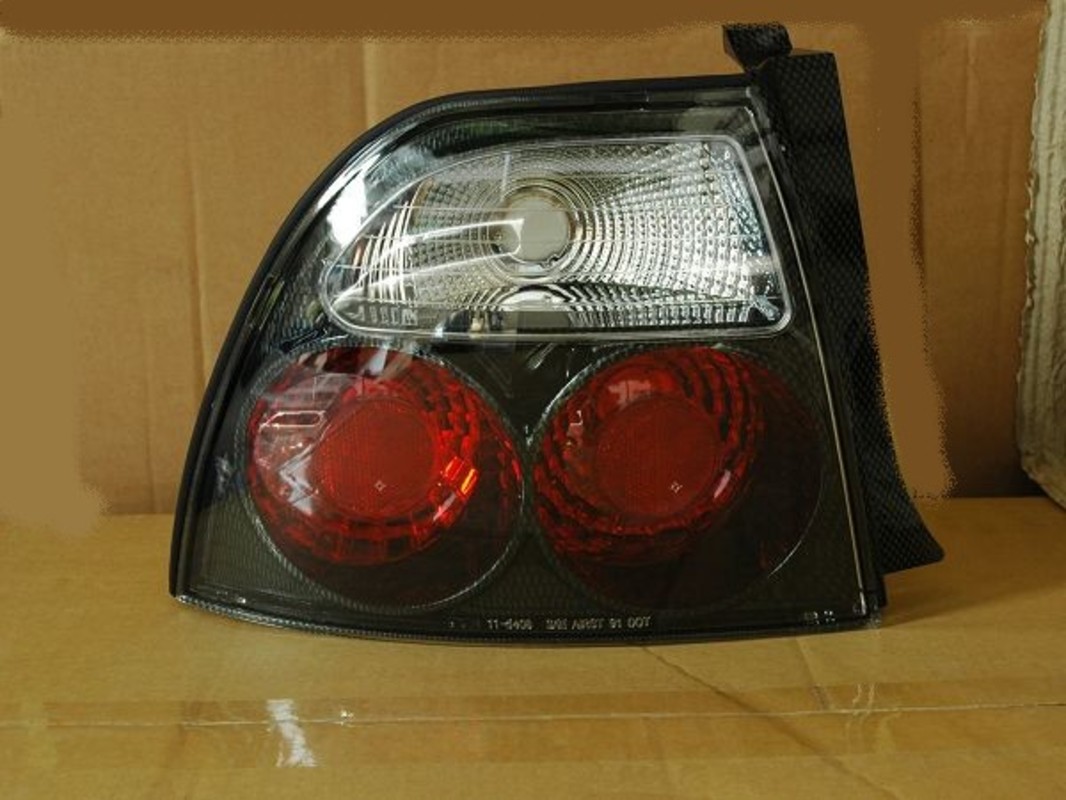 1994-1995 ACCORD 雅哥 K7  卡夢紅白 尾燈 (缺貨)