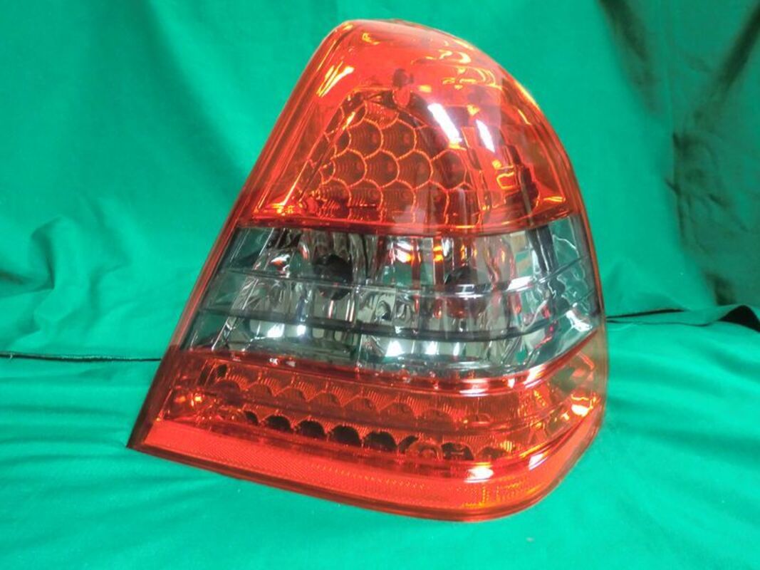 1993/05-2000/06 W202 C-CLASS LED 晶鑽紅黑紅 尾燈 (缺貨)