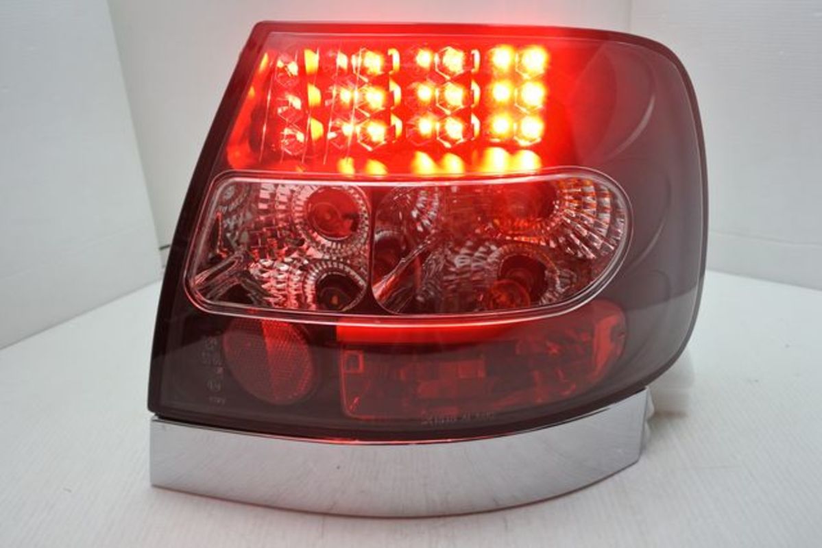 1995-2000 奧迪 A4 LED 黑底透明殼 尾燈