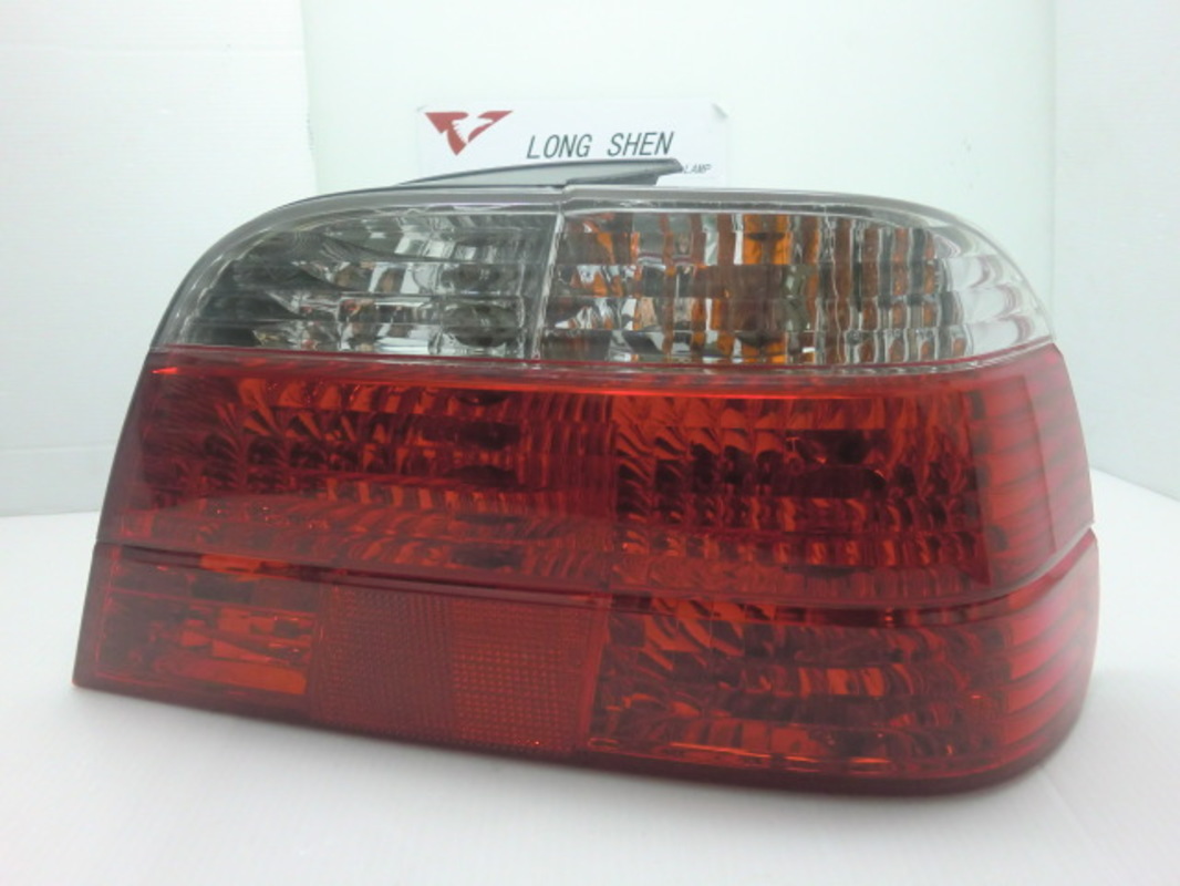 1995-2002 E38 晶鑽紅白 尾燈