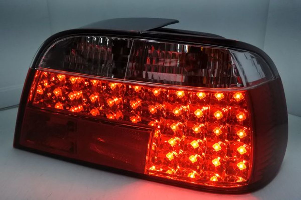 1995-2002 E38 LED晶鑽紅白 尾燈