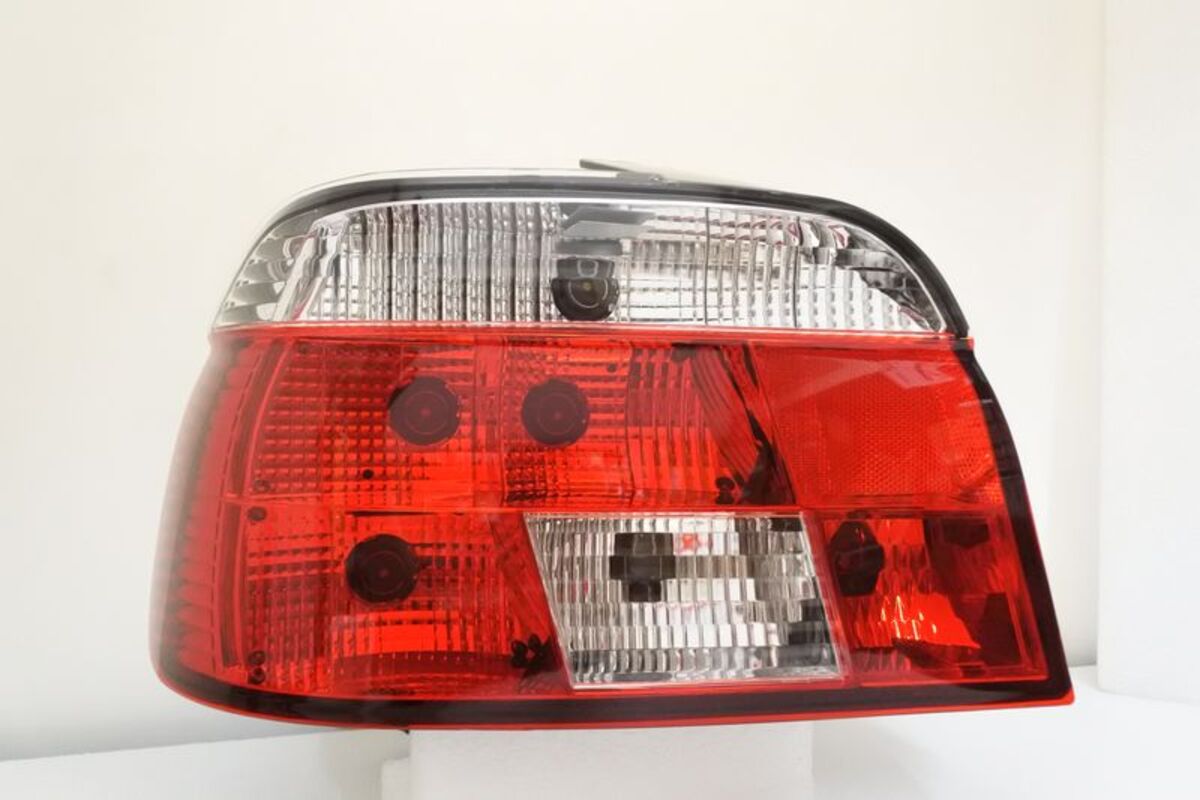 1996-2000 E39 晶鑽紅白 尾燈 鹵素燈泡