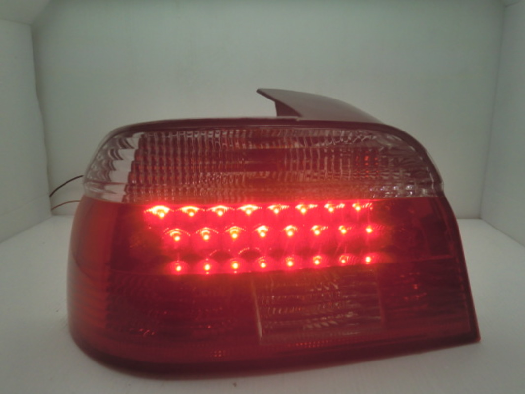 1996-2000 E39 LED 蜂巢式晶鑽紅白 尾燈 (缺貨)