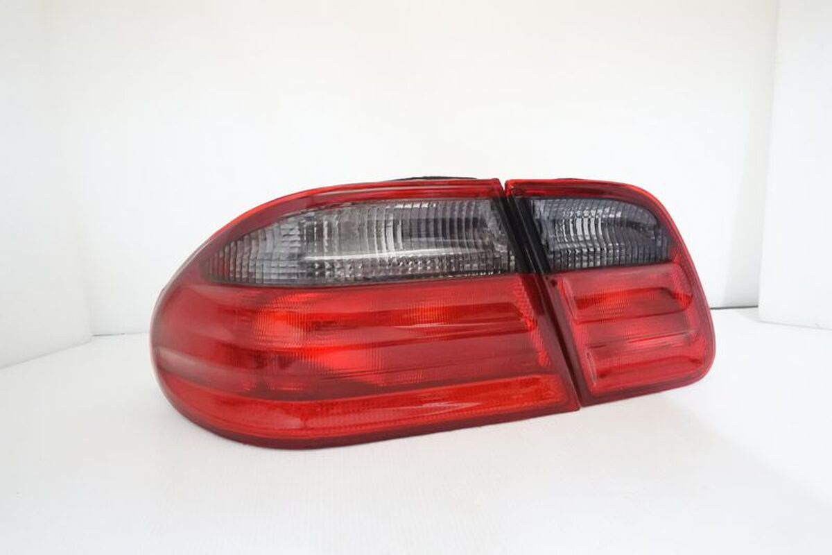 1995-2002/04 W210 E-CLASS 原廠型紅黑 尾燈 倒車燈
