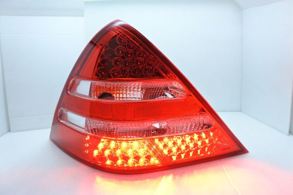 1997-2004/05 SLK R170 LED 晶鑽紅白 尾燈