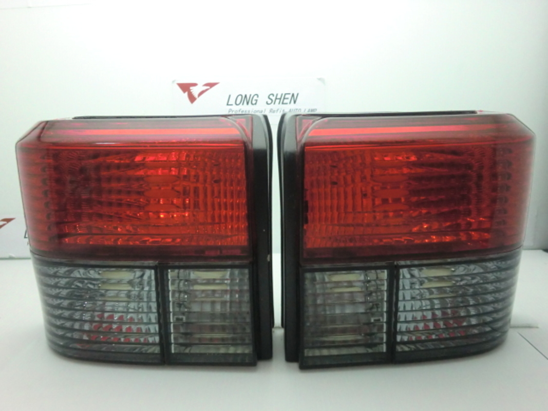 1993-2004 T4 墨殼晶鑽尾燈