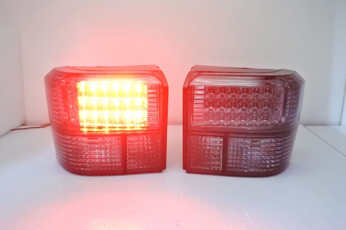 1993-2004 T4 LED 淡黑尾燈
