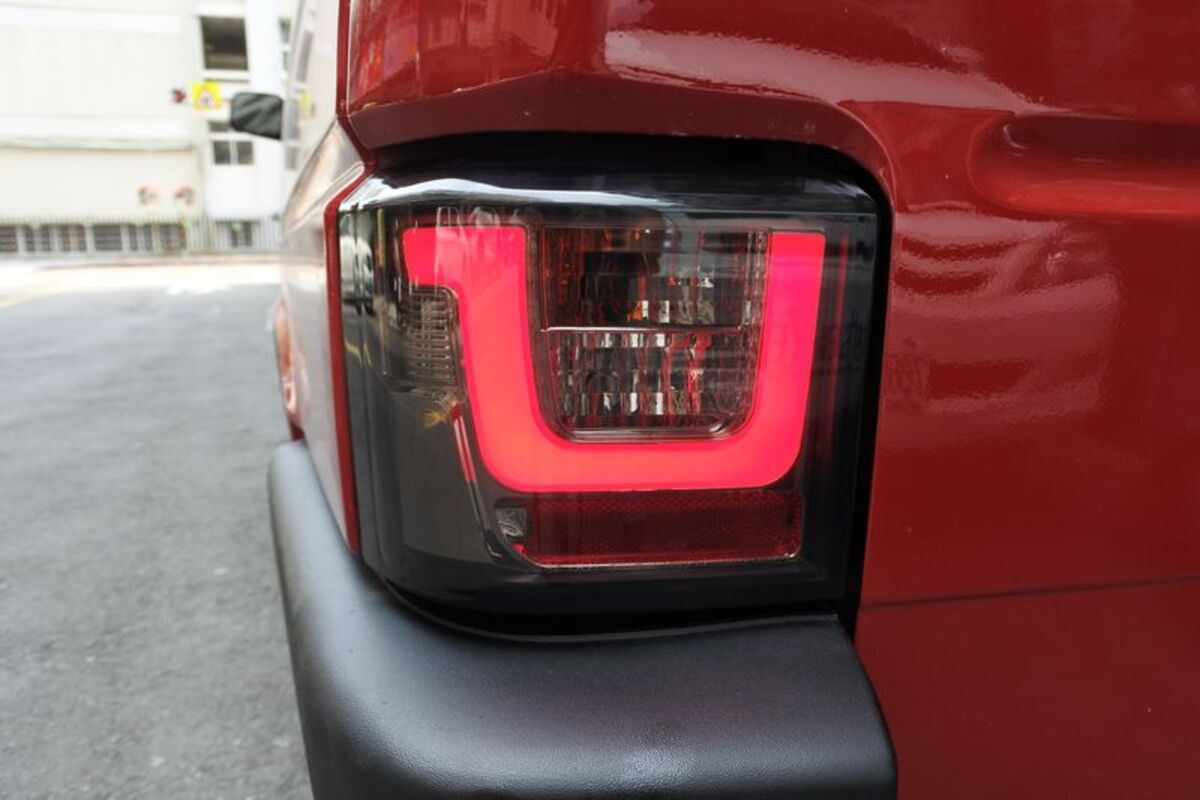 1993-2004 T4 LED燻黑U型光柱 尾燈