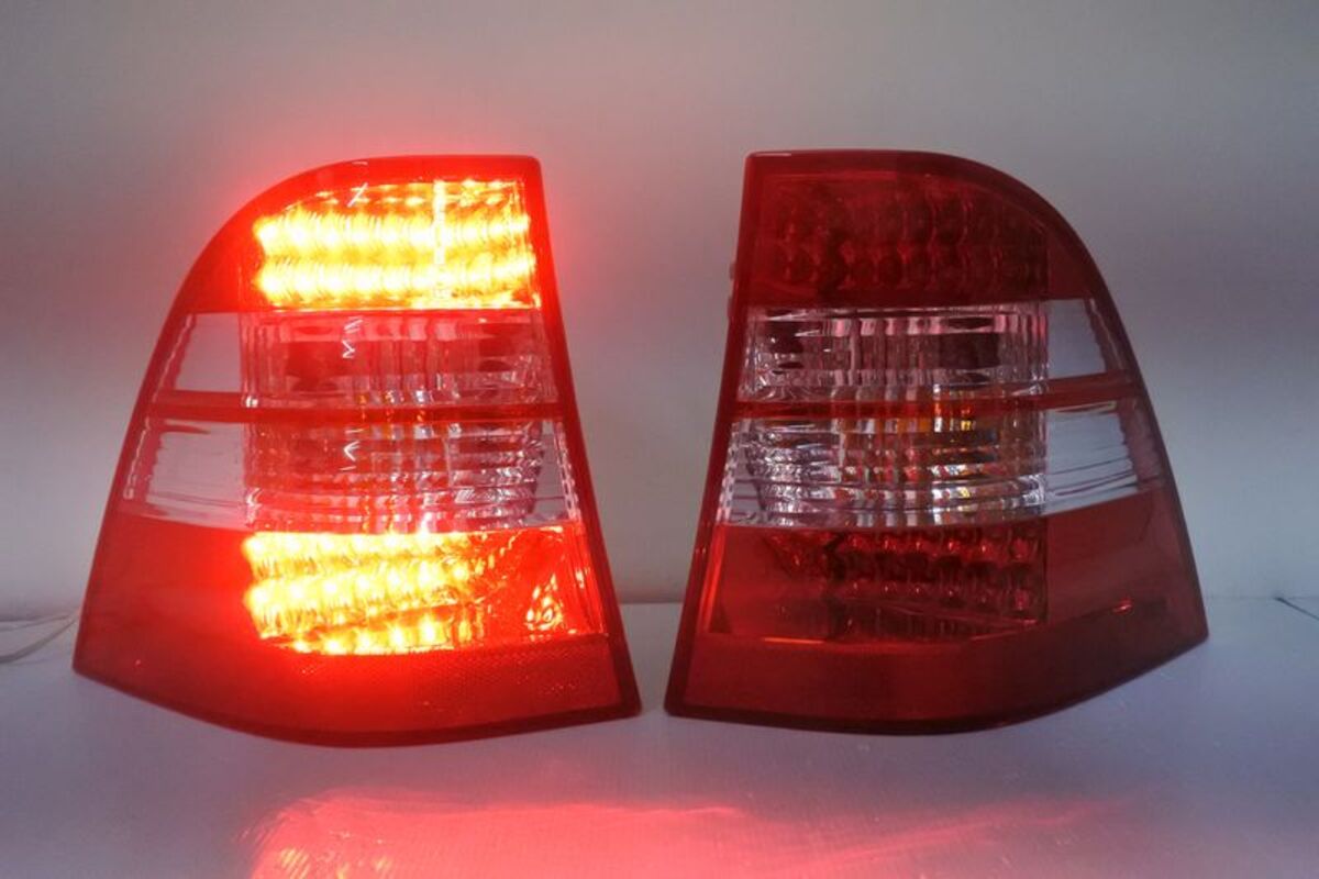 1998-2004 W163 M-CLASS 晶鑽紅白 尾燈