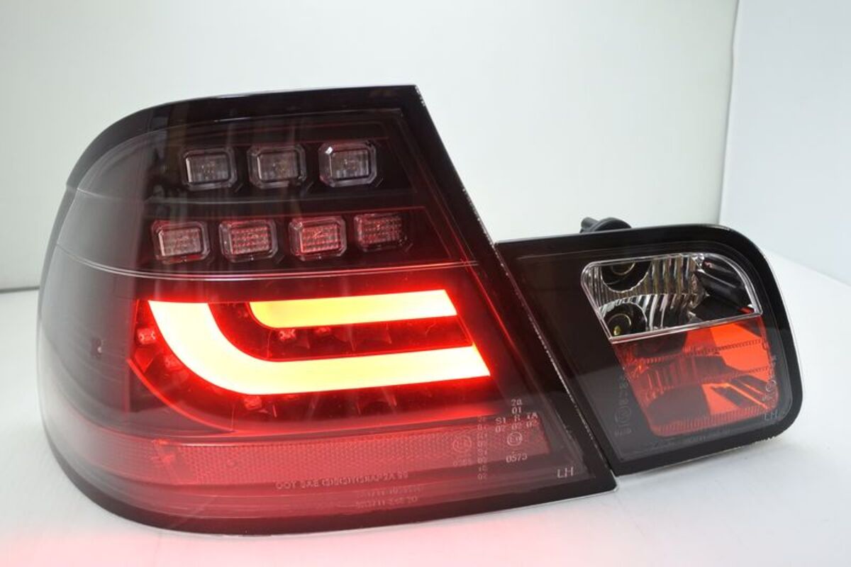 1999-2003 E46 2門 LED光柱 黑底透明殼 尾燈 LED方向燈 