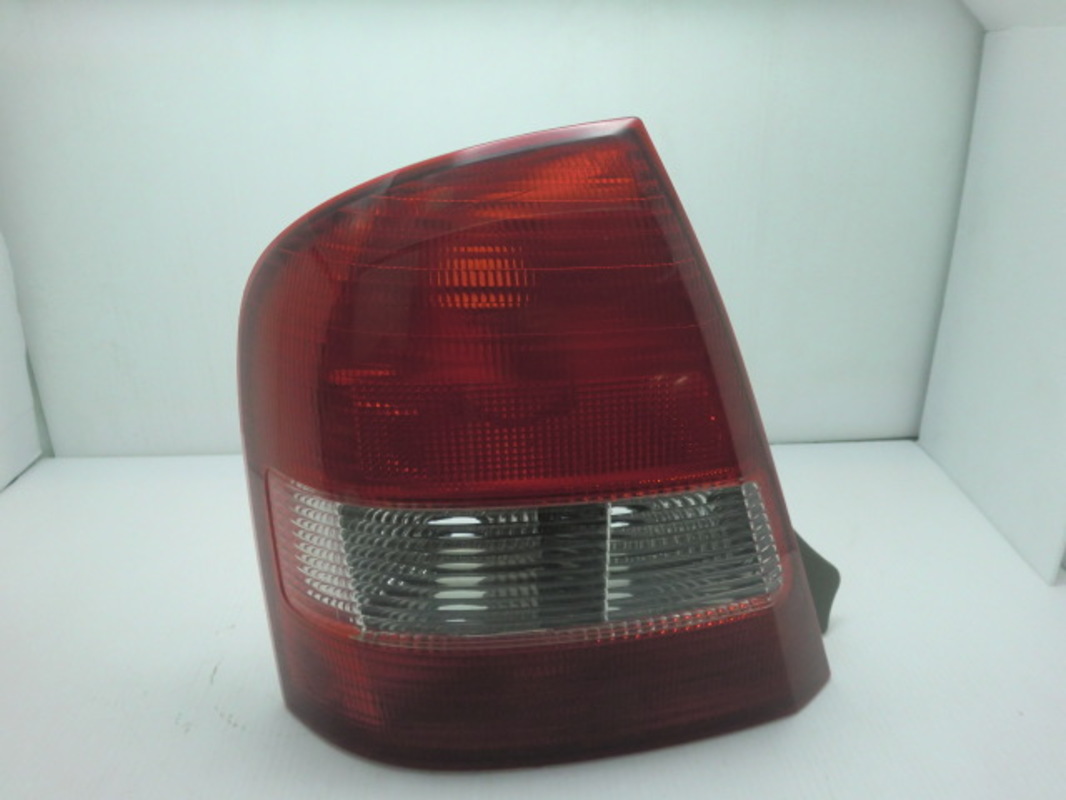 1999-2003 TIERRA 4門 1999-2000 PROTEGE 323 原廠型紅白 尾燈