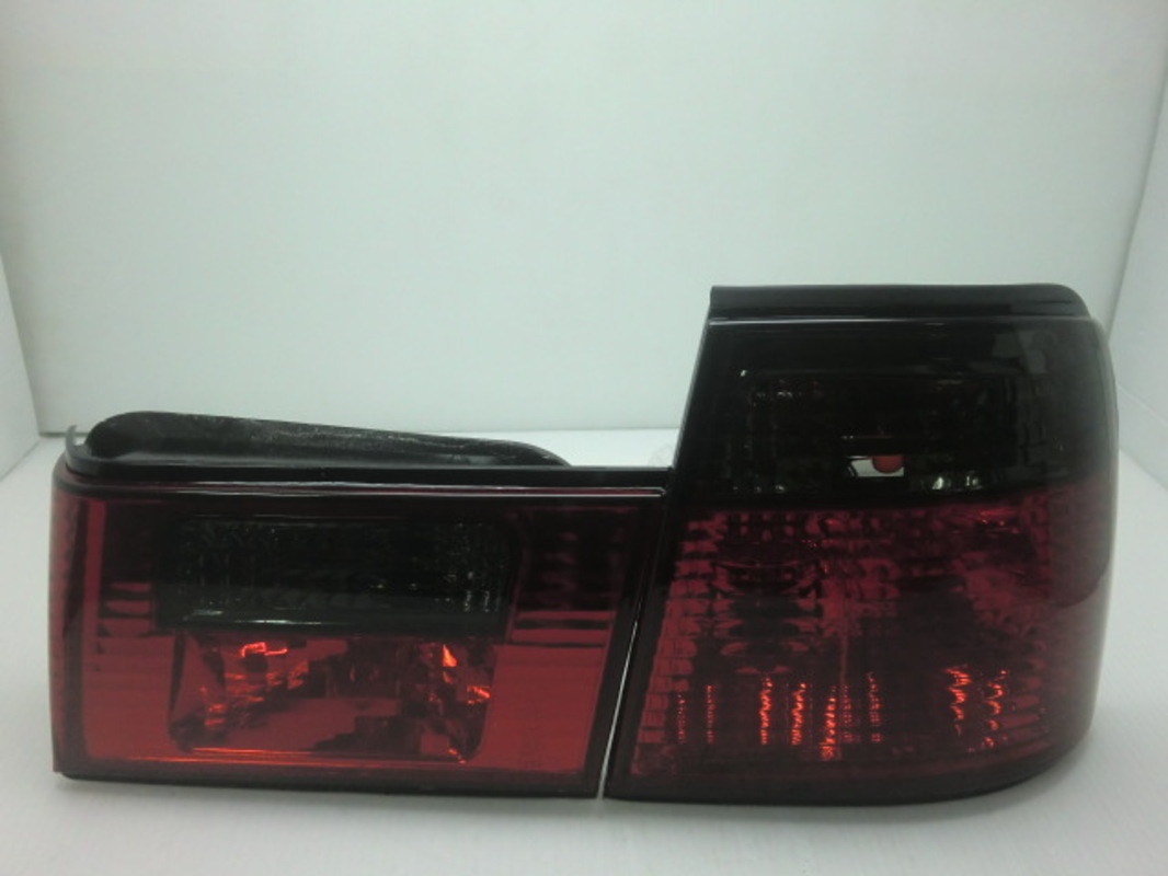 1988-1995 E34 晶鑽紅黑 尾燈 黑紅紅