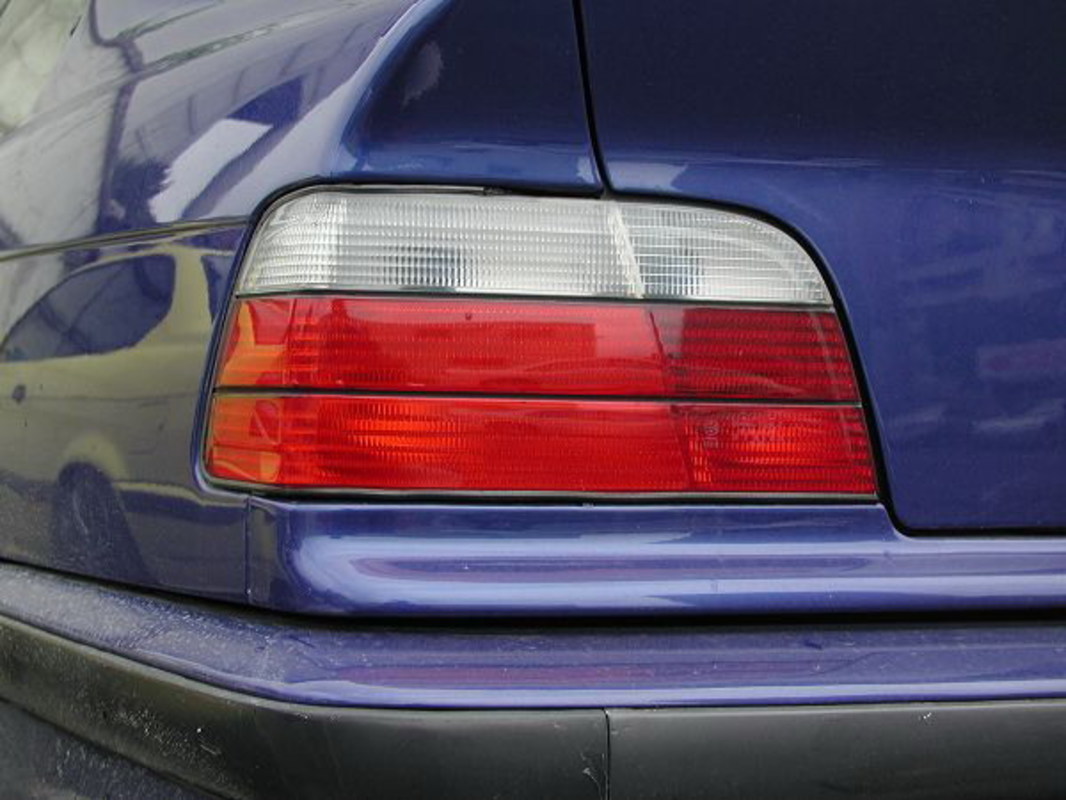 1991-1998 E36 2門 原廠型紅白 尾燈