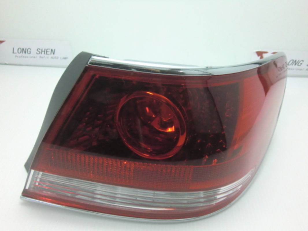 2004-2006/03 ES 330 原廠型紅白 外側 尾燈