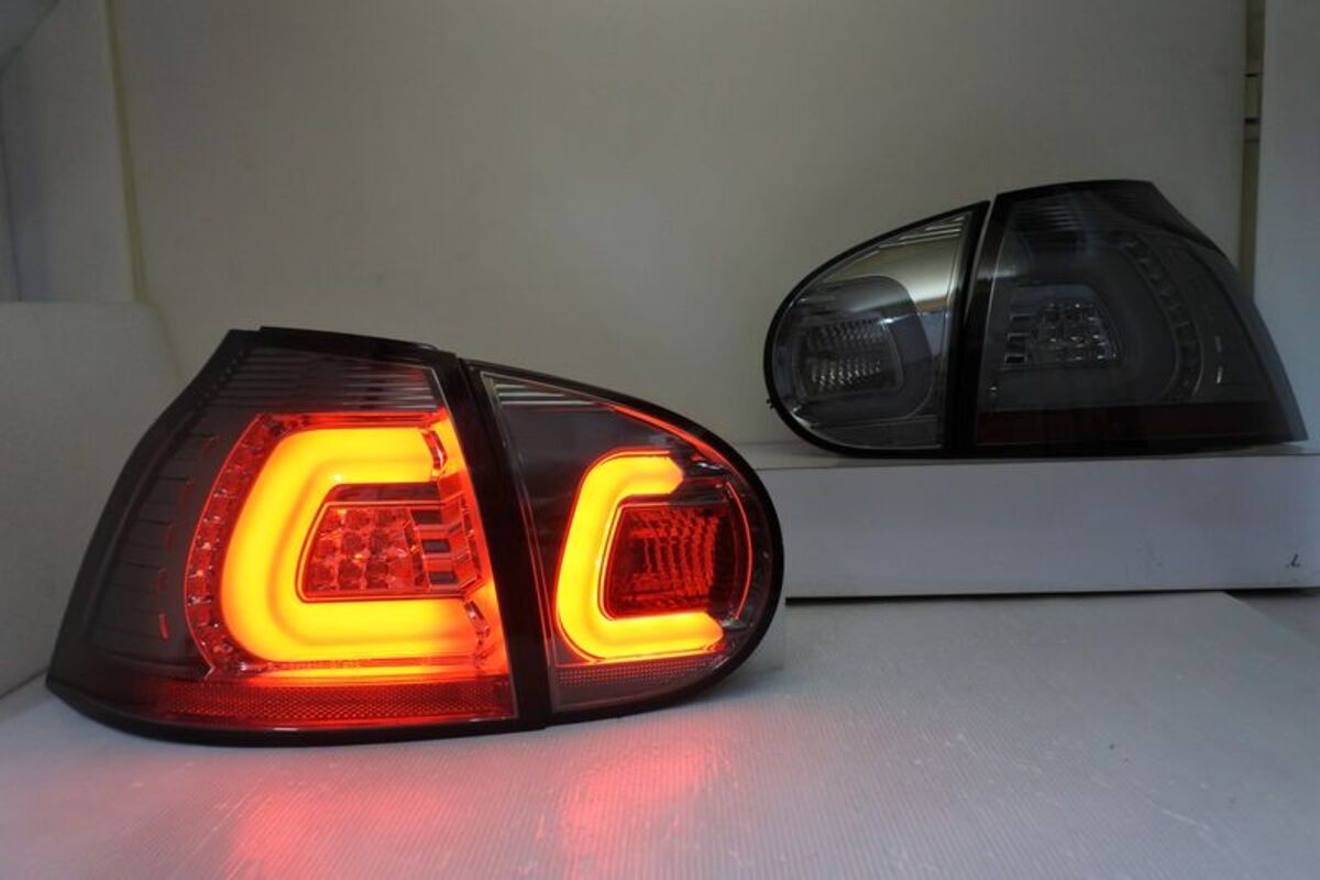 2004/05-2009/07 GOLF 5 LED C型光柱淡黑殼 尾燈