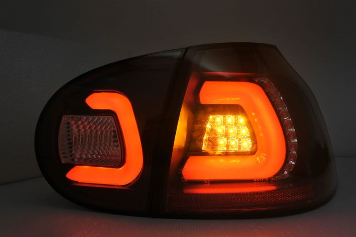 2004/05-2009/07 GOLF 5 LED C型光柱黑底透明殼 尾燈