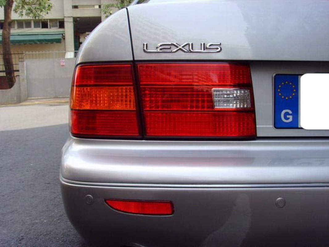 1998-2000//06 LS400 正廠 尾燈