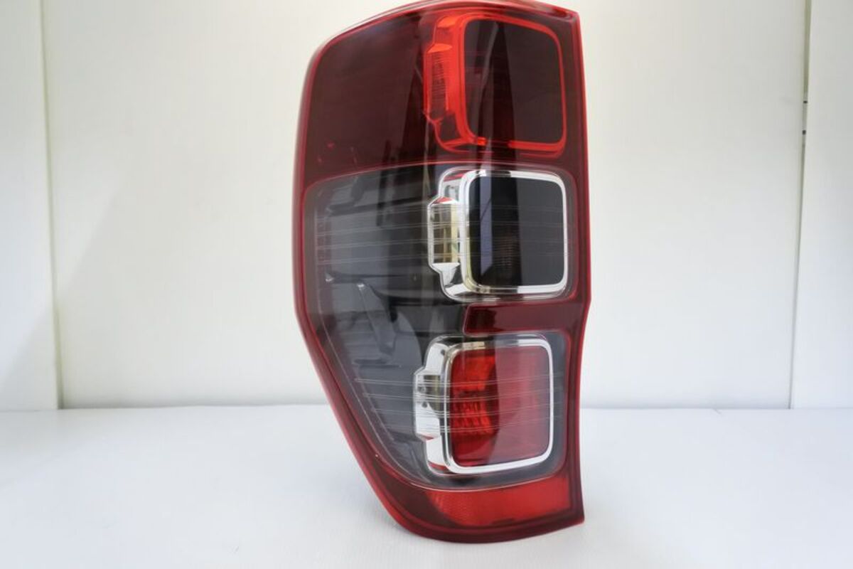 2013-2023 福特 RANGER T6 T7 T8 正廠 黑框尾燈