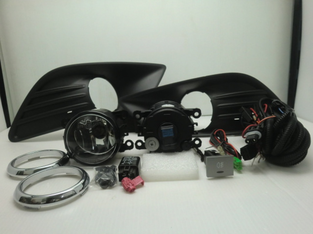 2008/12-2012/11 FOCUS MK2.5 4門 5門 原廠型 霧燈 含開關線組