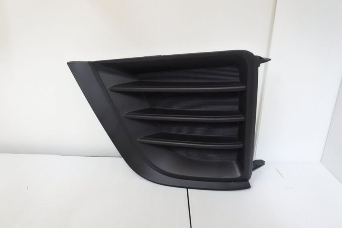 2013/11-2016/10 ALTIS 11代 原廠型 霧燈蓋 無霧燈孔