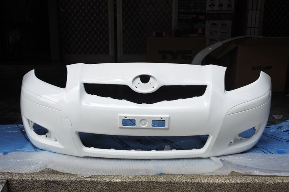 2009/10-2014/08 YARIS 前保桿 台製 烤漆 