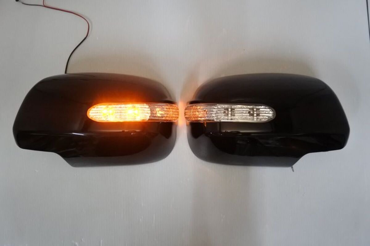 2007/07- INNOVA LED 後視鏡外蓋 (黏貼式) 方向燈燈條 烤漆黑