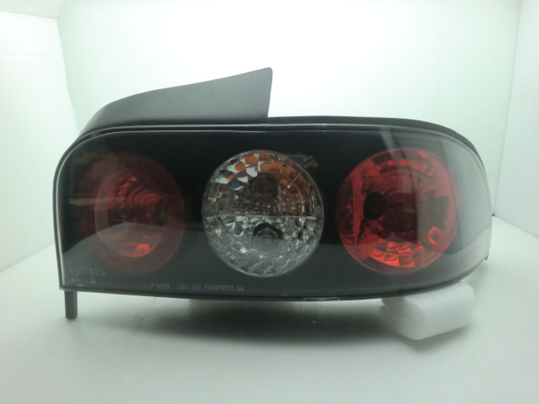 1997-2002/09 IMPREZA 4門 黑底紅心圓 尾燈 (缺貨)