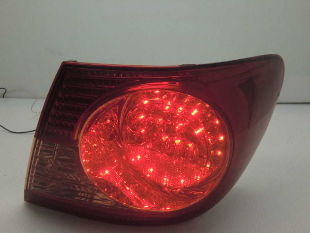 2003/10-2007 ALTIS LED原廠型紅粉紅 尾燈