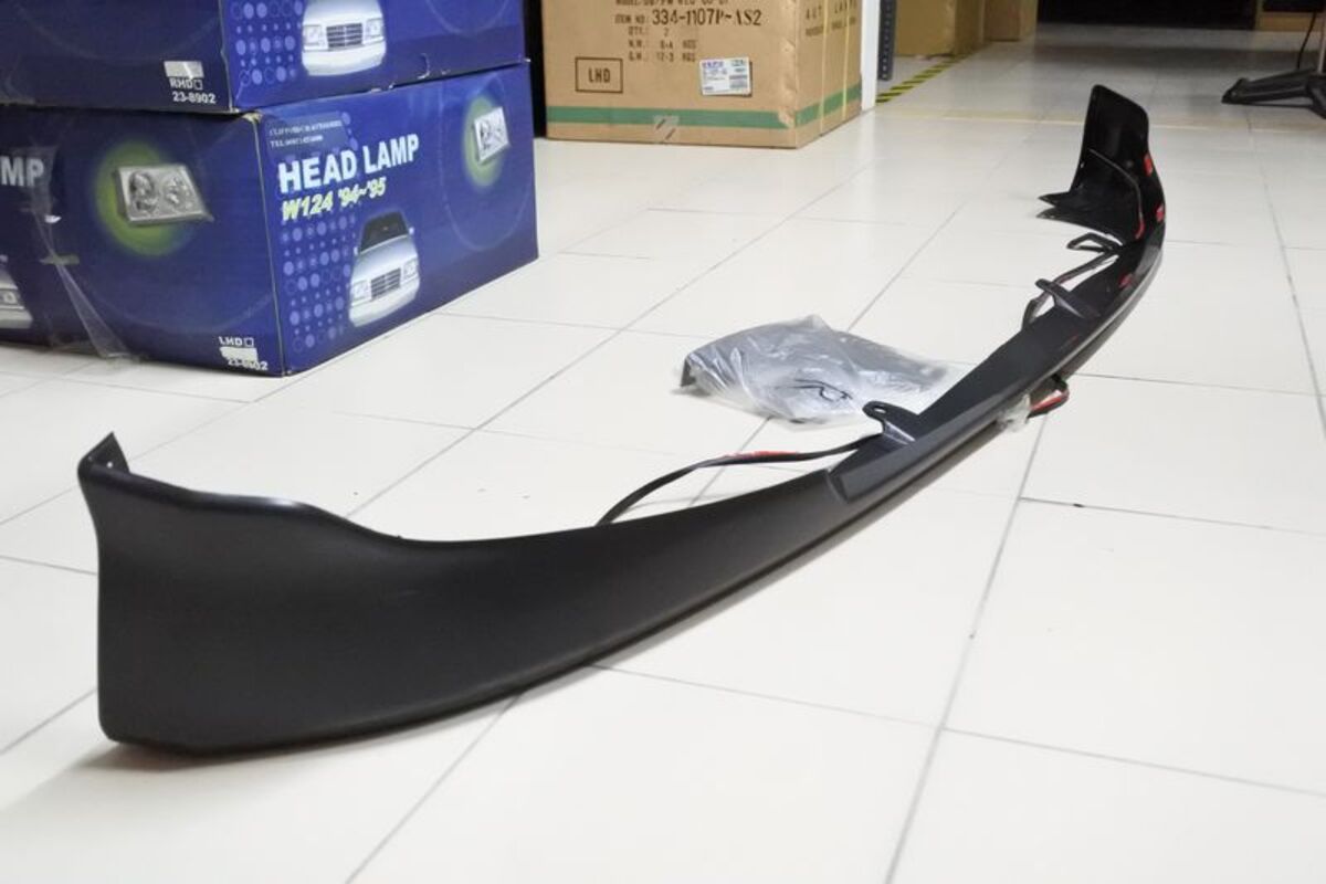 2009/10-2014/08 YARIS 後下巴 素材 材質PP
