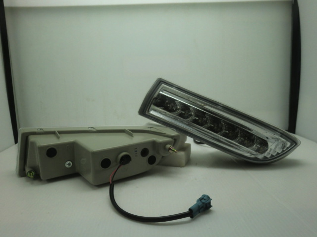2001-2003/09 ALTIS 2003-2005 VIOS 2000-2001 PREMIO LED 日行燈 霧燈 (停產)
