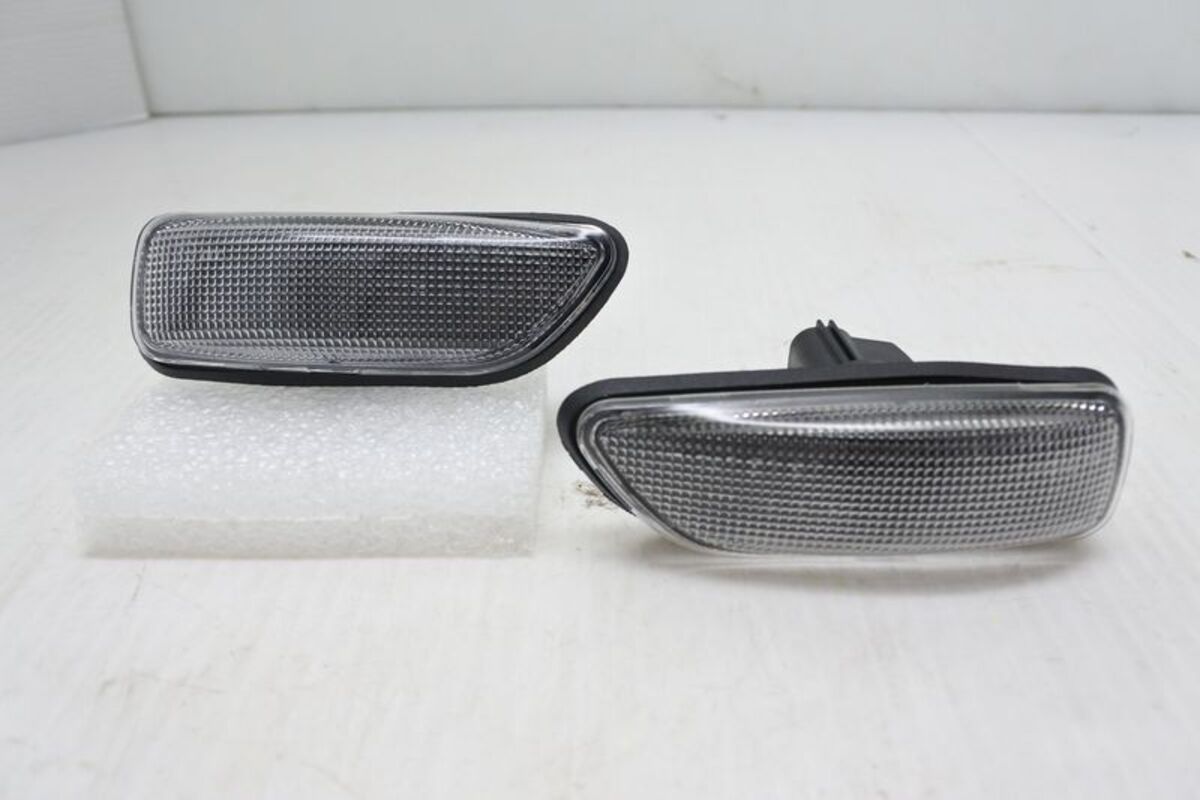 2000/12-2010 S60. 03-15 XC90.03-S60R.01-XC70. 99-06 S80 原廠型 側燈