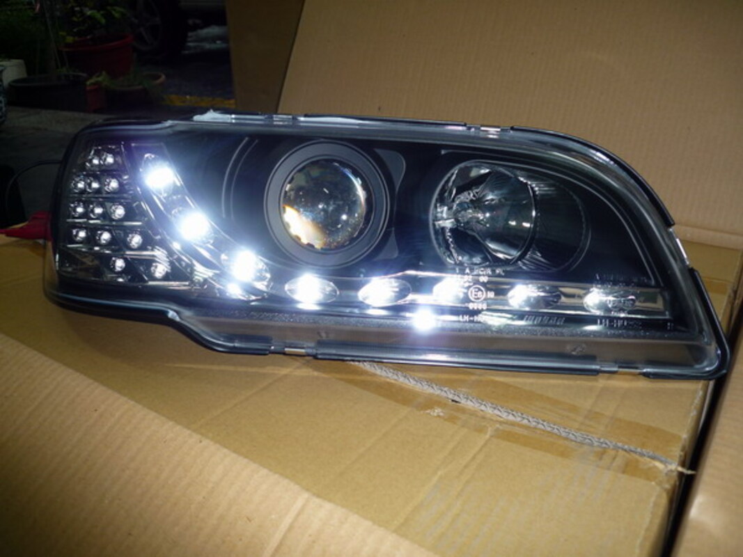 1997-2000/07 VOLVO S40 黑框魚眼R8 大燈 LED方向燈