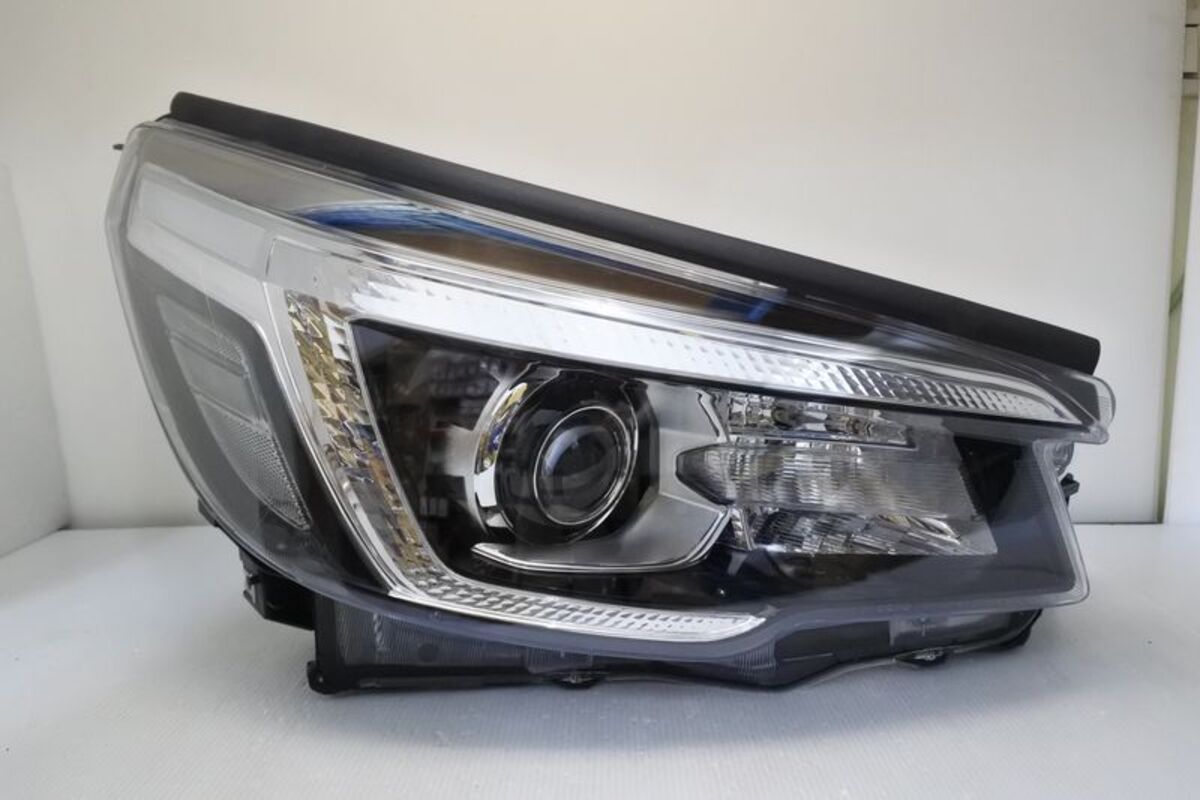 2018/08-2021/11 FORESTER 森林人 原廠型黑框 大燈 內建LED小燈鹵素