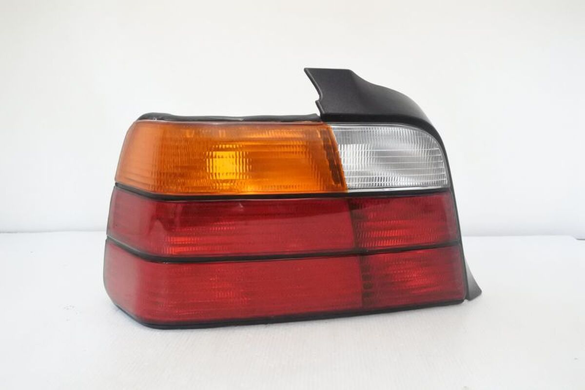 1991-1997 E36 4門 原廠型 黃白紅 尾燈