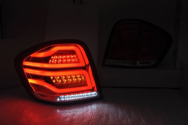 2005-2012/04 W164 LED光柱晶鑽紅白 尾燈 
