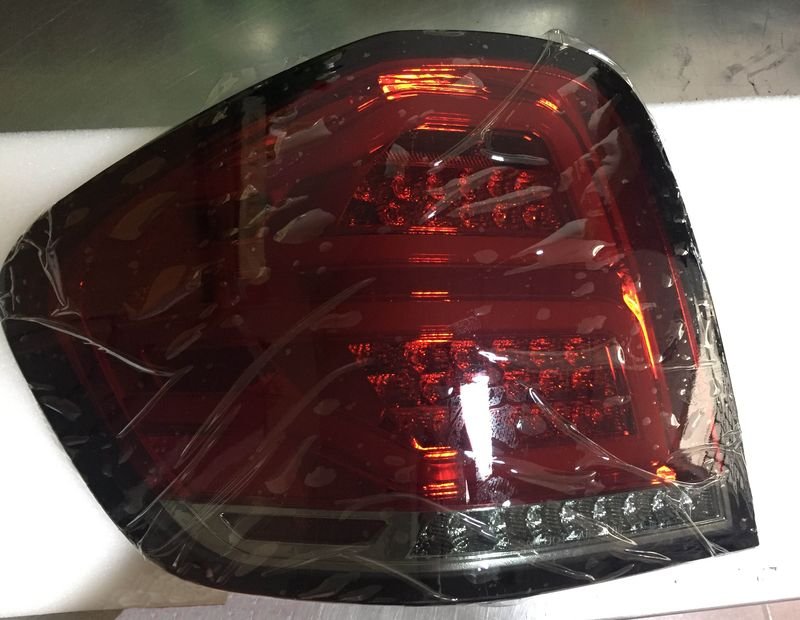 2005-2012/04 W164 LED光柱 墨紅殼 尾燈