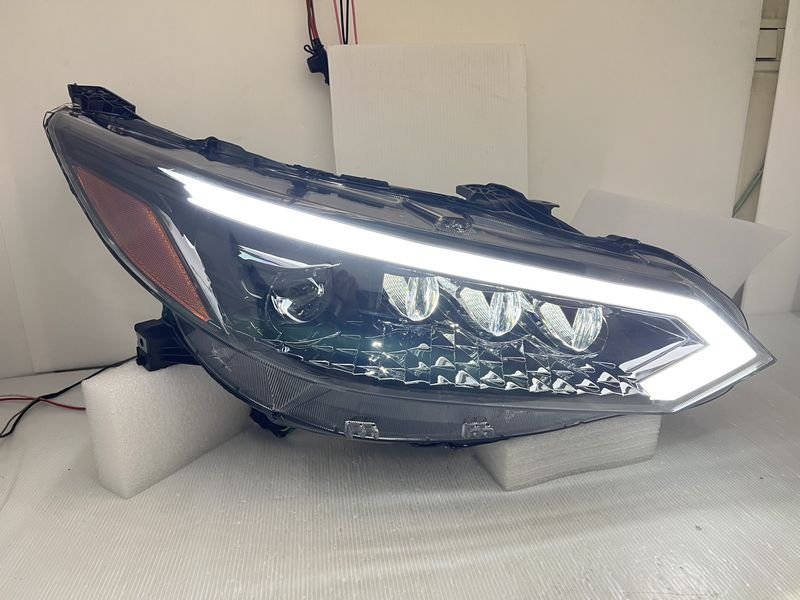 2020/10-2025 SENTRA B18 雙色光柱黑框魚眼 大燈 序列式方向燈