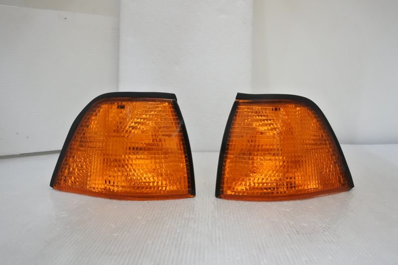 1991-1998 E36 4門 原廠型 黃 角燈 