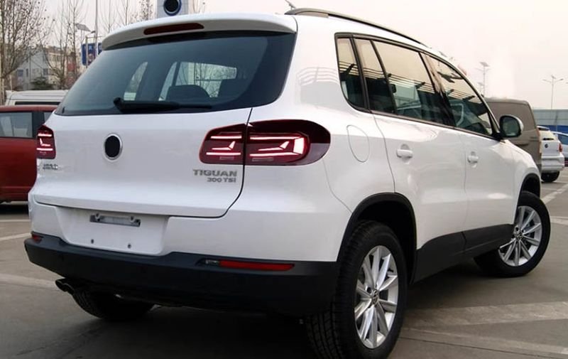 2011/09-2016/08 TIGUAN LED光柱紅款 尾燈 