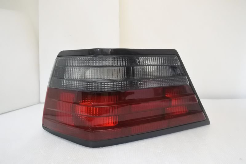 1993-1995 W124 原廠型白紅 尾燈 