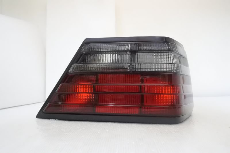 1993-1995 W124 原廠型白紅 尾燈 