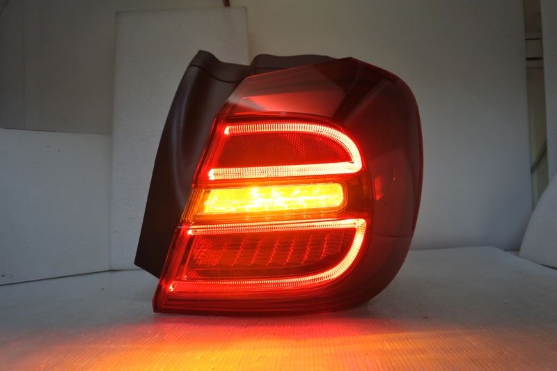 2014/06-2017/05 GLA X156 LED原廠型紅白外側 尾燈 歐規