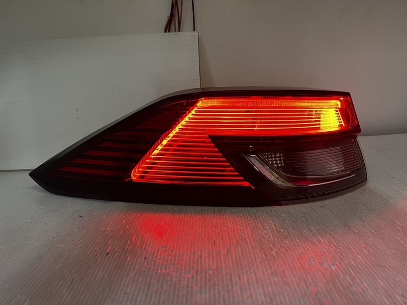 2025-COROLLA CROSS 進口版本 正廠 尾燈